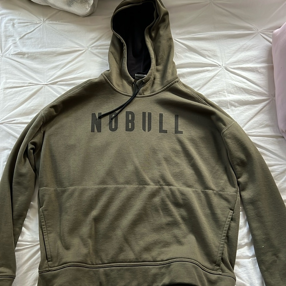 Women’s hunter green nobull hoodie